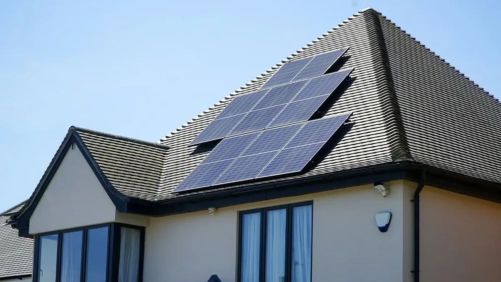 12 kWp Hybrid Solar & Battery System for a Family Home
